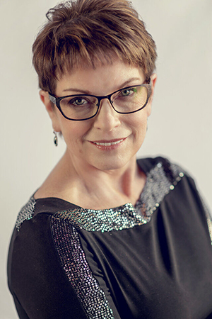 Karen Delia, FNP